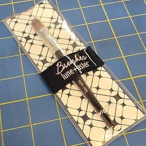 Lune+Aster Eyeshadow Brush New Sealed Package.